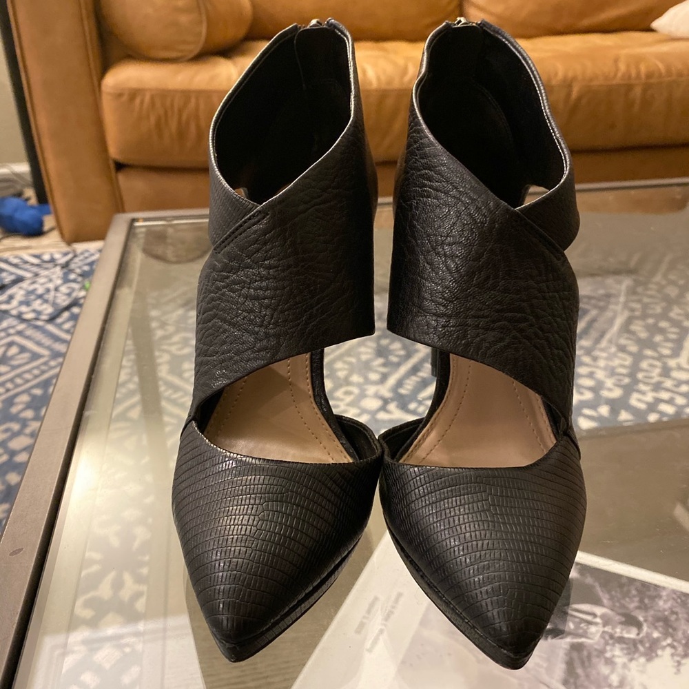 BCBGMaxAzria Black Pumps, Size 7